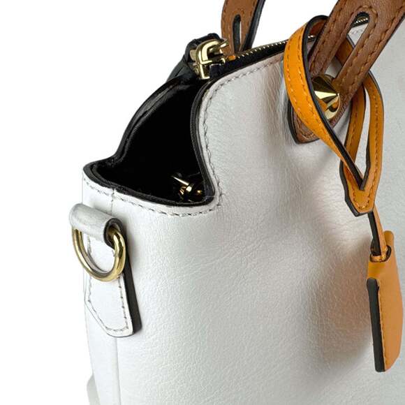 FENDI Brown Leather Shoulder Bag - Picture 7 of 15